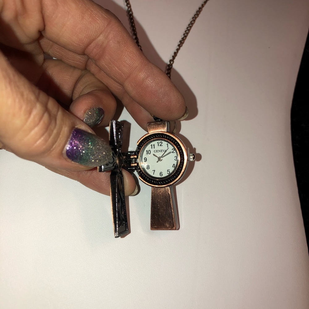 Cross Pendant Watch - Picture 3 of 4
